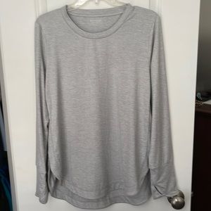 NWOT Athleta Utempo Long Sleeve top. Large.